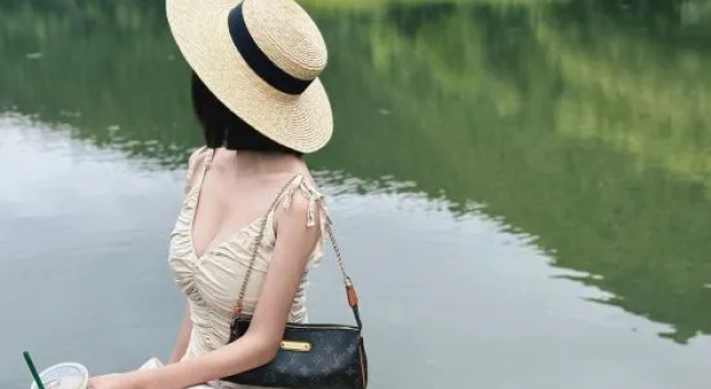 Cloud RAINBOW· Monet Garden · Stream Tracing Resort Homestay, Prenota Resort Hotel a Huzhou con piscina, Piscina