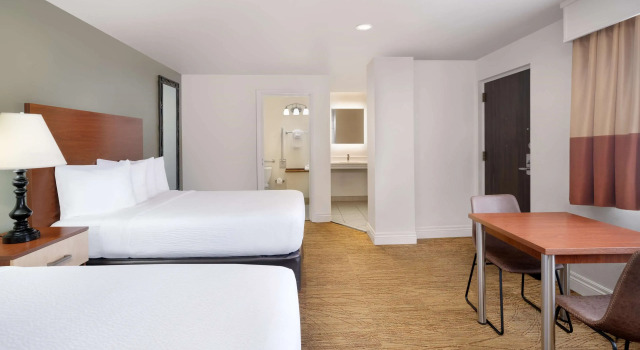 Четырёхместный номер Standard Best Western Red Hills