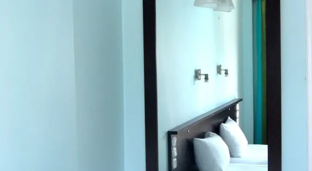 Двухместный номер Standard с балконом Hotel George