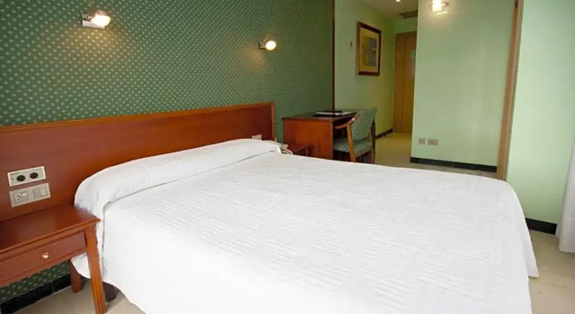 Номер Economy Hotel Auditorio Santiago & Spa