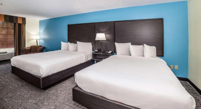 Четырёхместный номер Standard Wildwood Inn