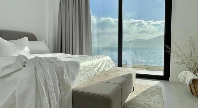 Swiss Rivage Hotel, Book Hotel Hoteller i Radhime med morgenmad, Morgenmad