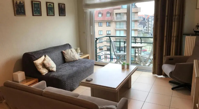 Appartement Pablo met garagebox 50m van zee, Rezerwuj Apartament Hotele w Bruksela z parkingiem, Parking