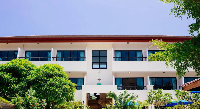 Hill Myna Holiday Park & Cafe
