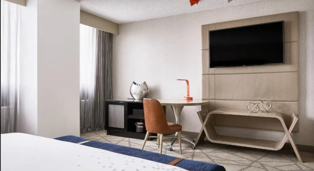 Номер Standard с балконом Renaissance Denver Hotel & Conference Center
