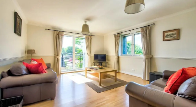 Cozy and Rustic 3bed/2bath Stockbridge Apartment With Free Parking, Забронировать Апартаменты/квартира Апартаменты Эдинбурга, рядом с Dean Village, Апартаменты/квартира