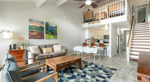 Апартаменты Rare 2 Bedroom + Loft Townhouse on the North Shore