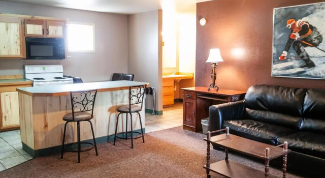 Люкс Circle R Motel