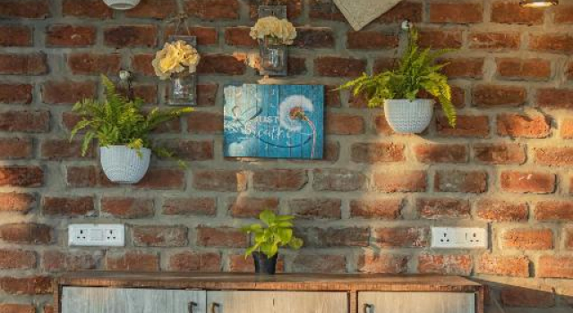 SaffronStays Lake House Bouganvillea, Nashik - rustic pool villa with great lake views and patio dining, Prenota Villa Hotel a Nashik con piscina, Piscina