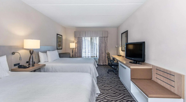 Четырёхместный номер Standard Hilton Garden Inn Charleston Airport