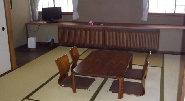 Hotel Asian Wind, Rezerwuj Hotel Hotele w Chugoku z parkingiem, Parking