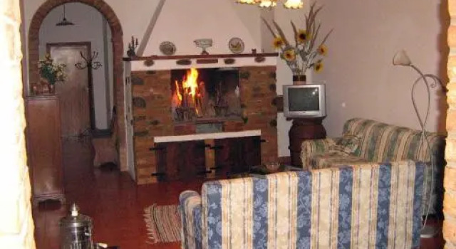 Certine Agriturismo, Prenota Hotel Asciano Crete Senesi