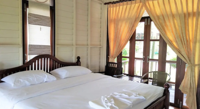 Khao Nam Khang Resort, Забронировать Курортный отель Отели Чантхабури с бассейном, Бассейн