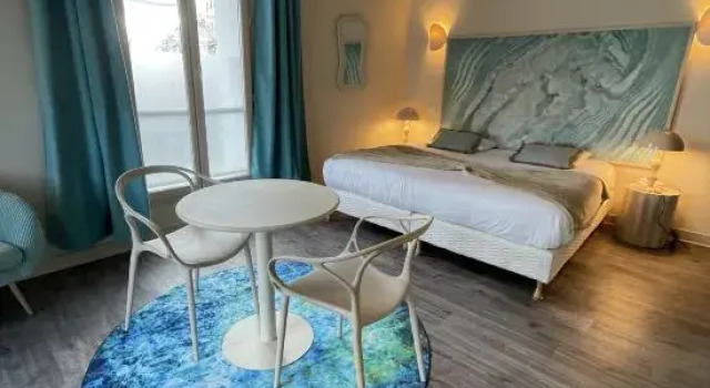 Люкс с видом на канал Hôtel De Paris