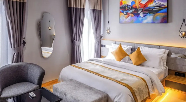 Yellow Trumpet Wuse 2, Book Hotel Hotels in AbujaMun with Parking, Parking