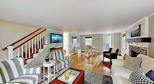 Chic Coastal W/ Large Backyard, Near Beach 3 Bedroom Home, Забронировать Дом для отпуска Сэндвич Полуостров Кейп-Код