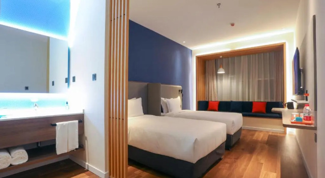 Standard Twin room 哈尔滨华融饭店-哈尔滨中央大街火车站博物馆地铁站