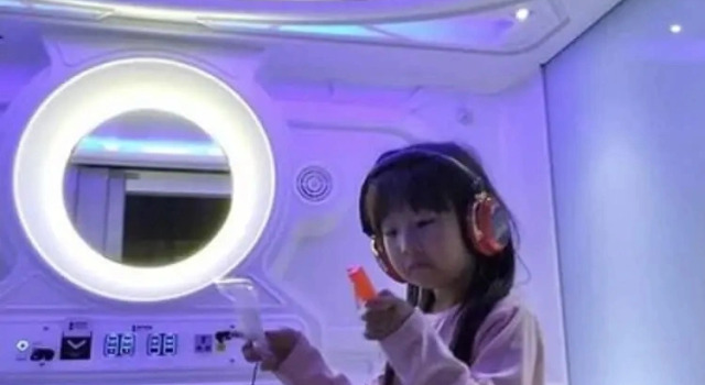 Bett im Wohnheim (Frauenwohnheim) mit Stadtblick Hey Bear Capsule Hotel