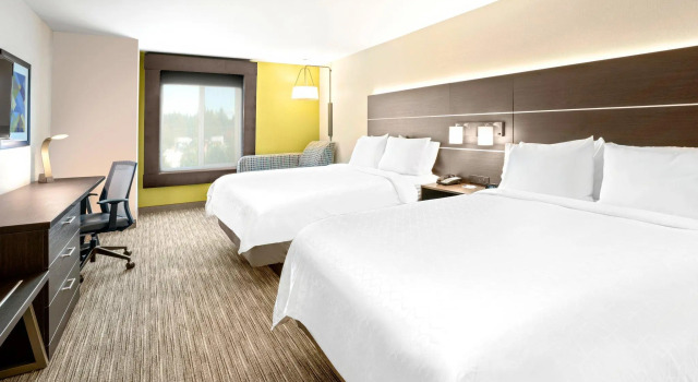 Четырёхместный номер Standard Holiday Inn Express Hotel & Suites Marysville by IHG
