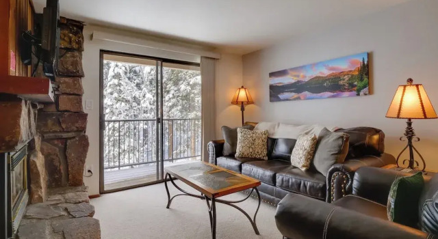 Апартаменты с 2 комнатами с балконом Winter Park Condo w/ Hot Tubs, 4 Mi to Ski Resort!