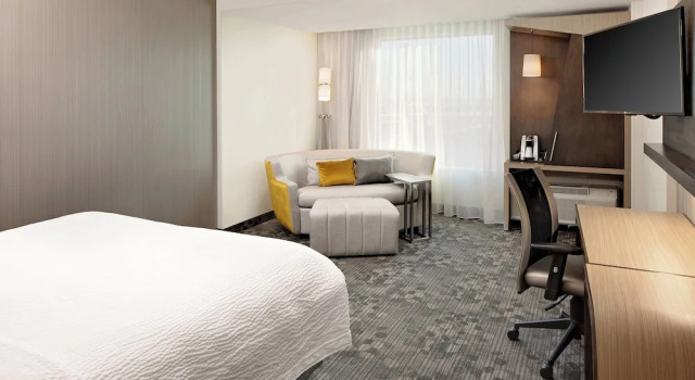 Двухместный номер Standard с видом на город Courtyard by Marriott Dallas Downtown/Reunion District