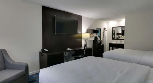 Четырёхместный номер Standard Travelodge by Wyndham Calhoun South I-75