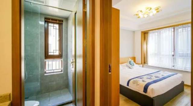Люкс с красивым видом из окна Health Valley RoEasy Hotel