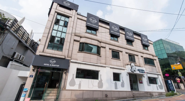 The Cube Hotel - Hostel