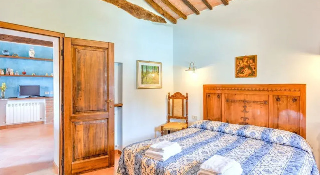 Attractive Farmhouse in Montalcino with Terrace, Забронировать Дом для отпуска Отели Монтальчино с бассейном, Бассейн