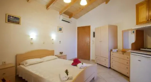 Castello Apartments & Studios