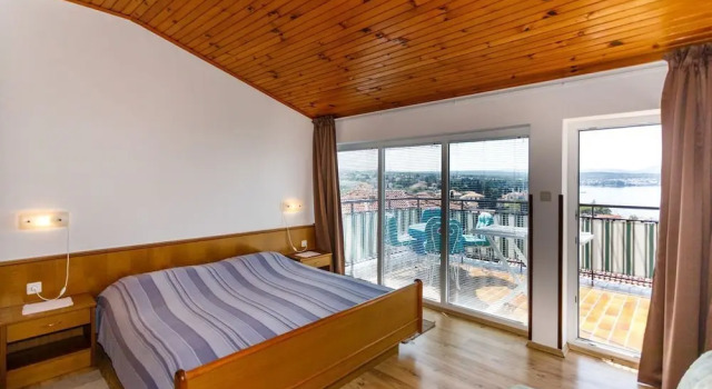 Апартаменты с балконом и с видом на море Apartment Gordana