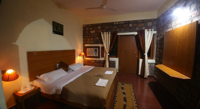 Mogli Jungle Resort, Забронировать Курортный отель Отели штата Махараштры с бассейном, Бассейн