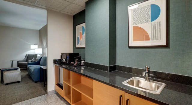Двухместный люкс с 2 комнатами Drury Inn & Suites Dayton North