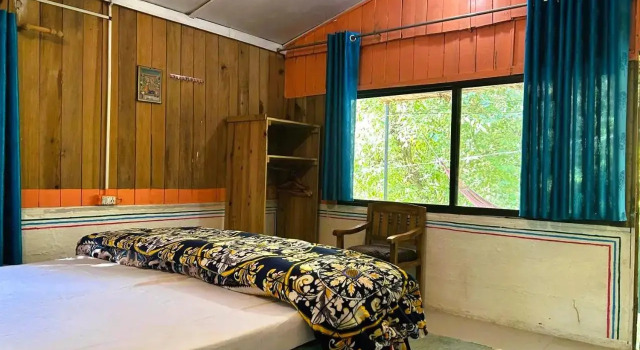 12 BHK Rustic hut in Dhaulsoot Village 3 km from Laxmijhula near Badrinath Road, Rishikesh, by GuestHouser (AE3B), Rezervovat Hotel Narendranagar Uttarakhand