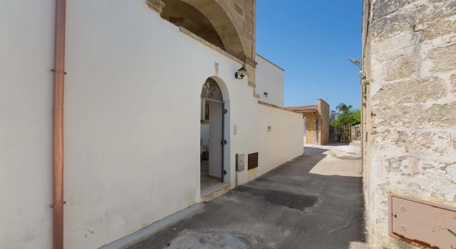 2498 Villa Raffaella by Barbarhouse, Book Villa Sommerhuse i Spongano, Hytte