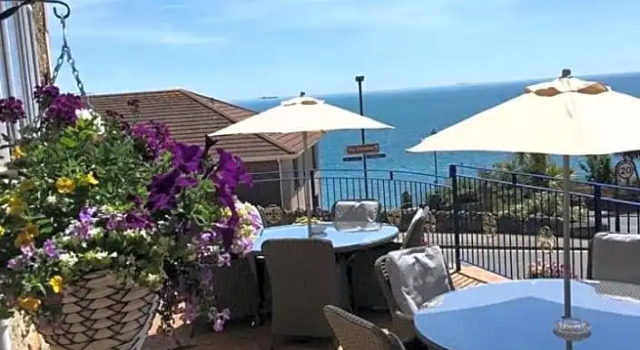 Семейный номер Standard с видом на море Channel View Hotel
