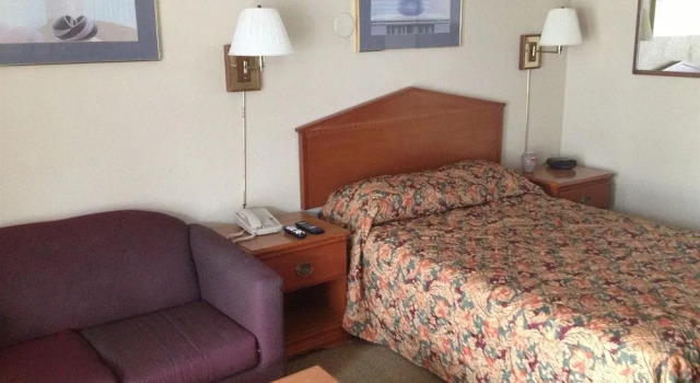 Woodridge Inn & Suites, Book Hotel Alma Michigan