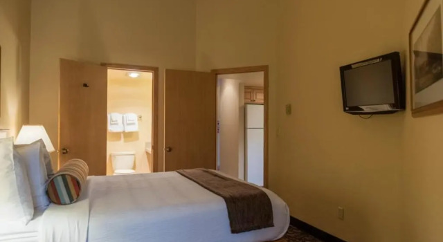 Люкс Standard Whispering Woods Resort