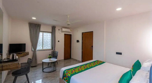 Двухместный номер Deluxe с балконом Treebo The Tree, Hinjewadi