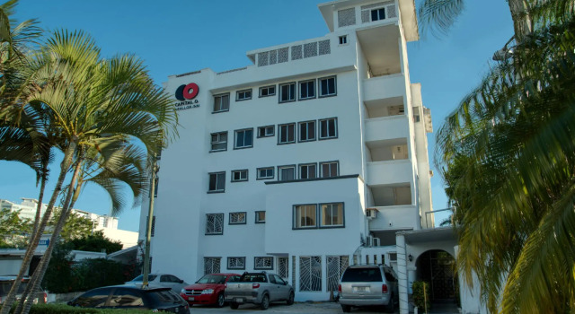 Capital O Farallon Inn, Cancún, Prenota Hotel Hotel a Quintana Roo con parcheggio, Parcheggio
