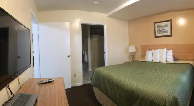 Люкс c 1 комнатой Americas Best Value Inn Jonesville/Hillsdale