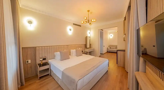 Люкс с балконом Atik Palas Hotel