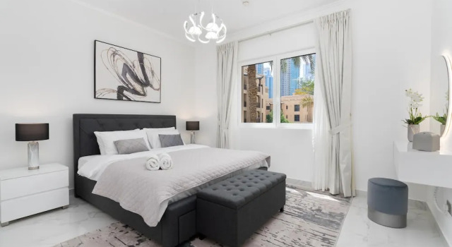 Downtown Beautiful 1bed with outdoor Garden, Забронировать Апартаменты/квартира Дубай Эмират Дубай, рядом с Дубайский аквариум