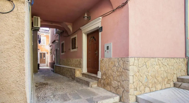 Apartment Duncovich, Prenota Appartamento Hotel a Isole Quarnerine con parcheggio, Parcheggio