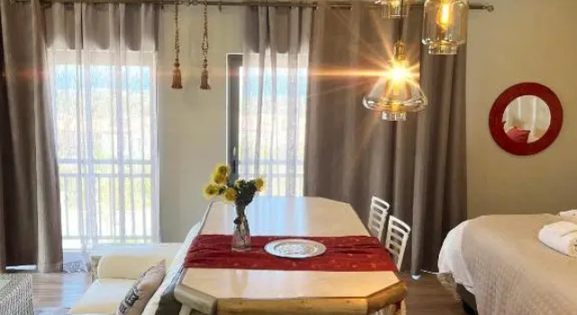 Eagleview Guesthouse, Забронировать Отель Отели Херманус с бассейном, рядом с Hermanuspietersfontein Cellars, Бассейн
