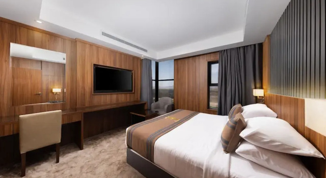 Люкс E Hotel