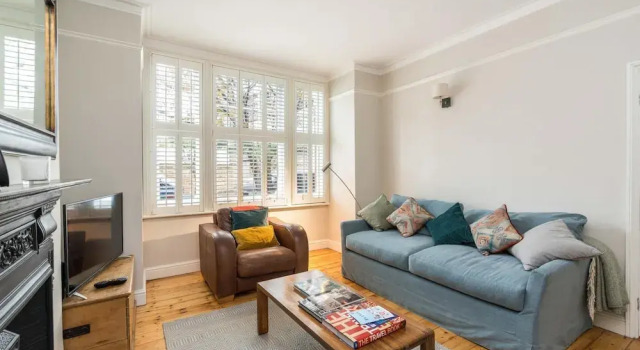 Delightful 1BD Flat in the Heart of Barnes Village
