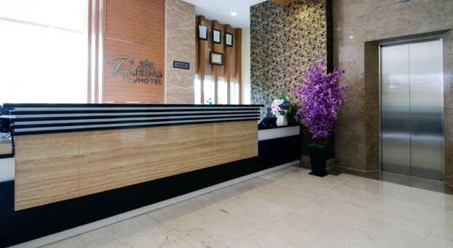 RedDoorz Premium near Nipah Mall, Prenota Hotel Makassar 