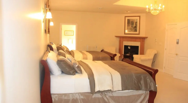Четырёхместный люкс Presidential The White House Boutique B&B