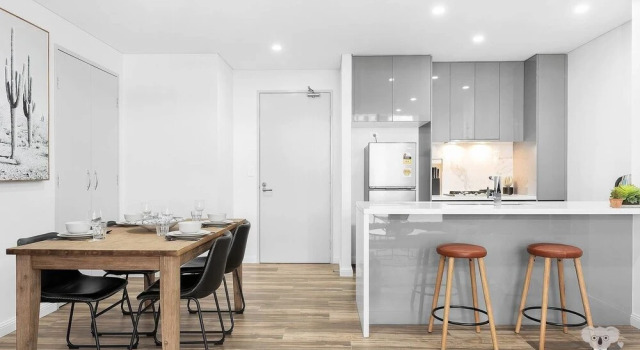 Olympic Park 2bed 2bath+parking Nop002-1, Забронировать Отель Отели Сиднея 3 звезды, рядом с Waterview in Bicentennial Park, 3*